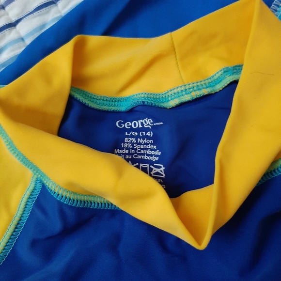 Boys rashguard swim shirt, size large 14 - Picture 3 of 4